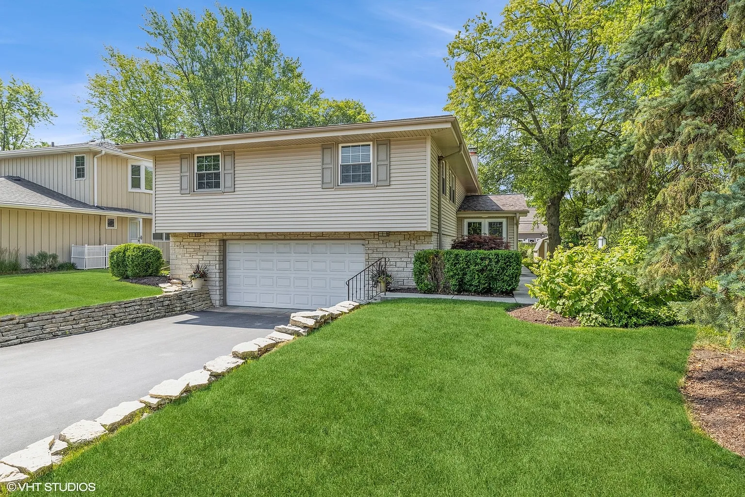 1121 Birch Ln photo 1