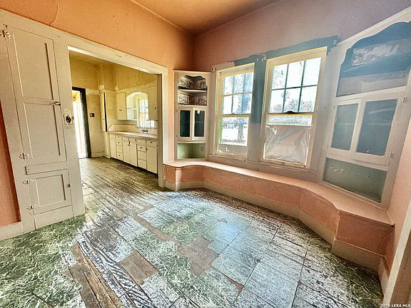 5th image of 205 rodriguez