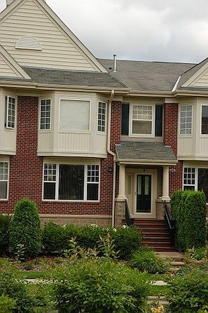 1st image of 13800 53rd Ave N APT 211