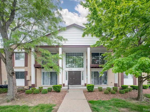 29200 Gloede Dr #139, Warren, MI 48088