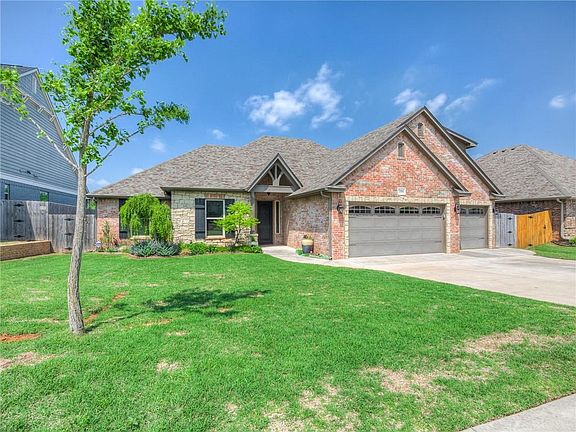 2nd image of 3106 Turnberry Dr