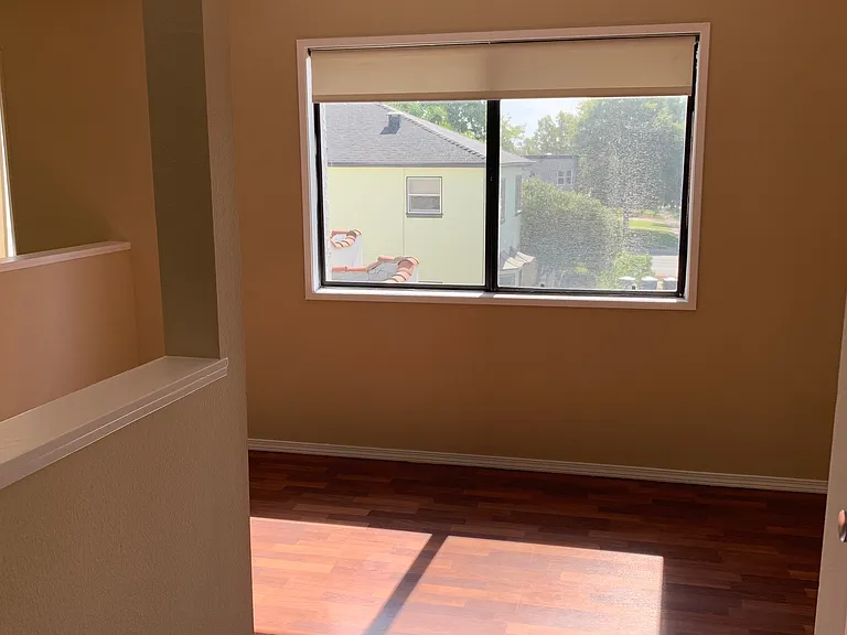 2615 W Grand Ave — Photo 11