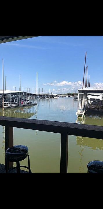 1st image of 120 Texoma Harbor Dr