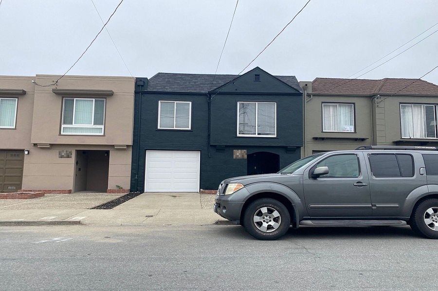 1st image of 2511 42nd Ave