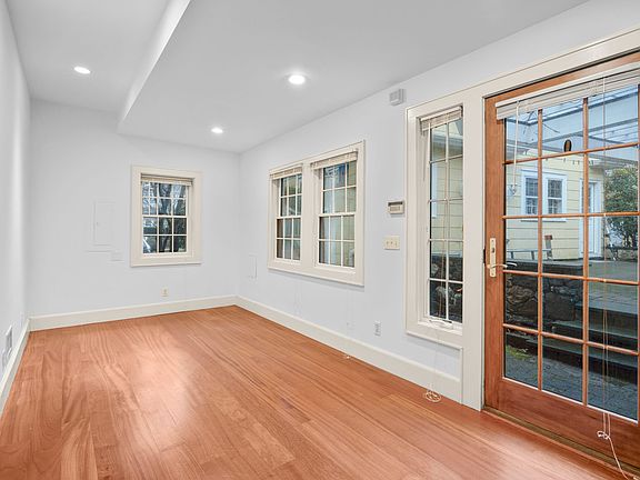 4th image of 55 Moran Pl #55A