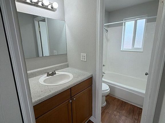 4th image of 1463 Macon St #304