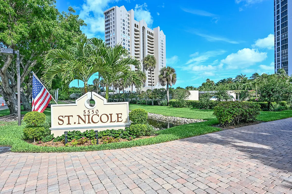 Photo 2 of 38 - 5550 Heron Point Dr #1903 - Naples, FL Building Photo - 5550 Heron Point Dr #1903