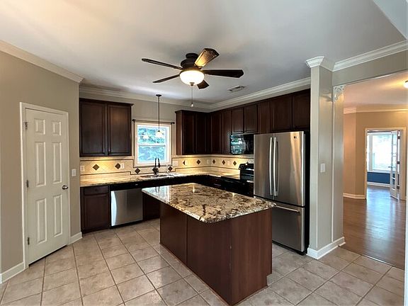 4th image of 4406 Overbecks Ln