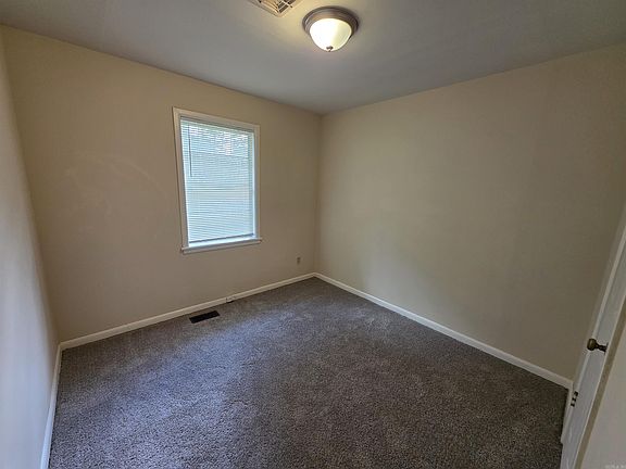 3rd image of 7524 Shady Grove Rd