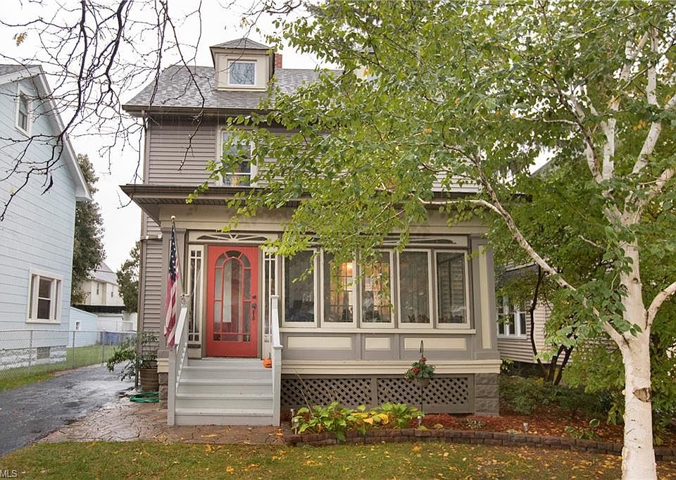1st image of 1476 Larchmont Ave