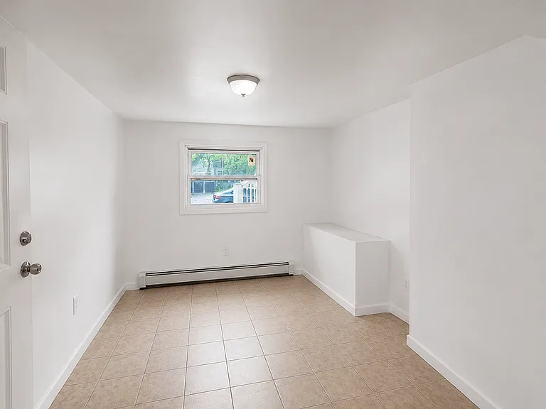 2935 N Baldwin Pl #1 — Photo 3