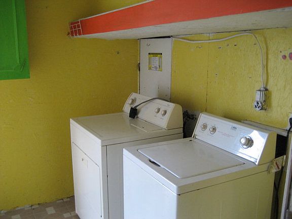 5th image of 426 Eloise Dr