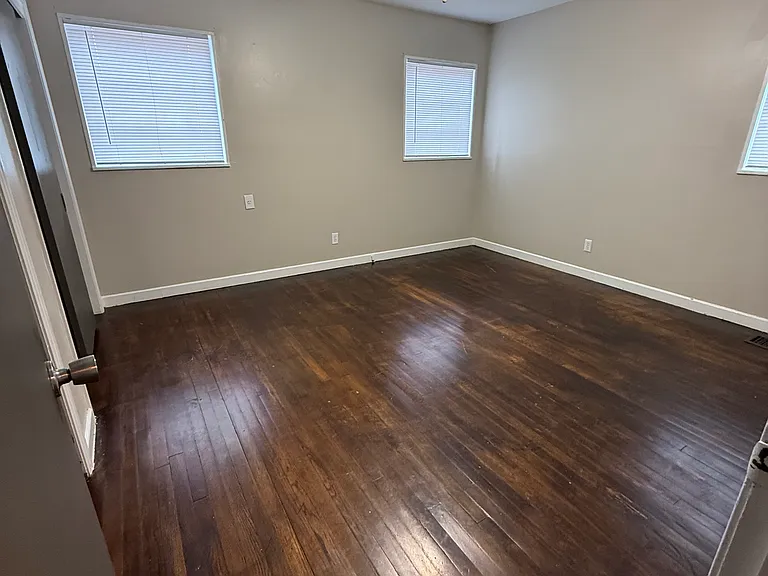 5555 Wayneland Dr — Photo 9