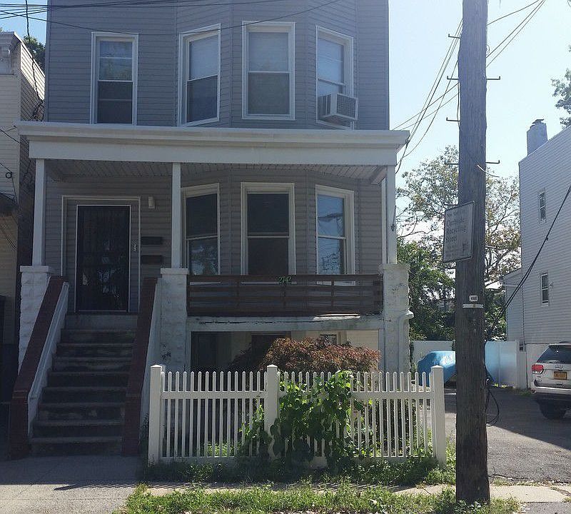 1st image of 2742 Gifford Ave