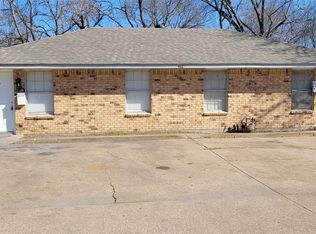 402 S Gaines St, Ennis, TX 75119