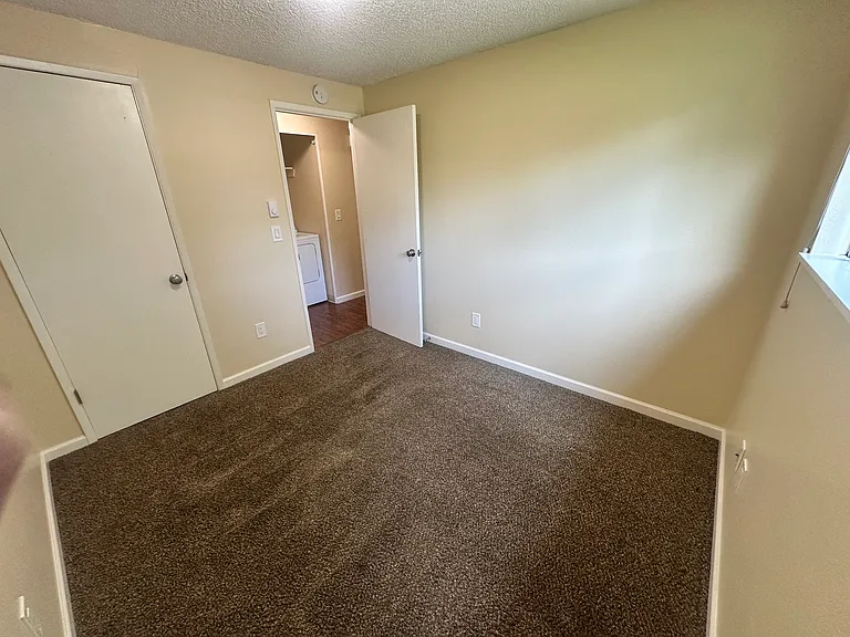 630 SE 182nd Ave — Photo 7