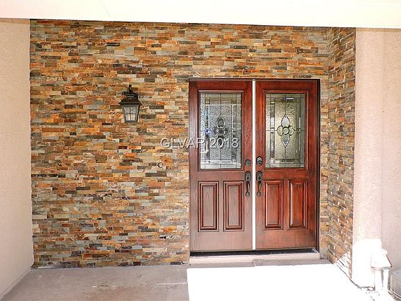 2nd image of 902 Dianne Dr