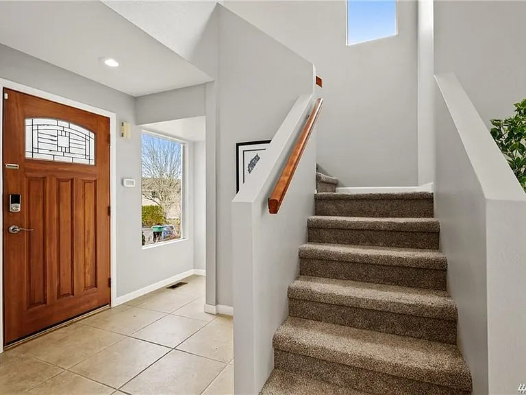 2025 SE 8th Dr — Photo 11
