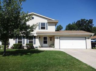 406 Poplar Grove Dr, Waterford, WI 53185