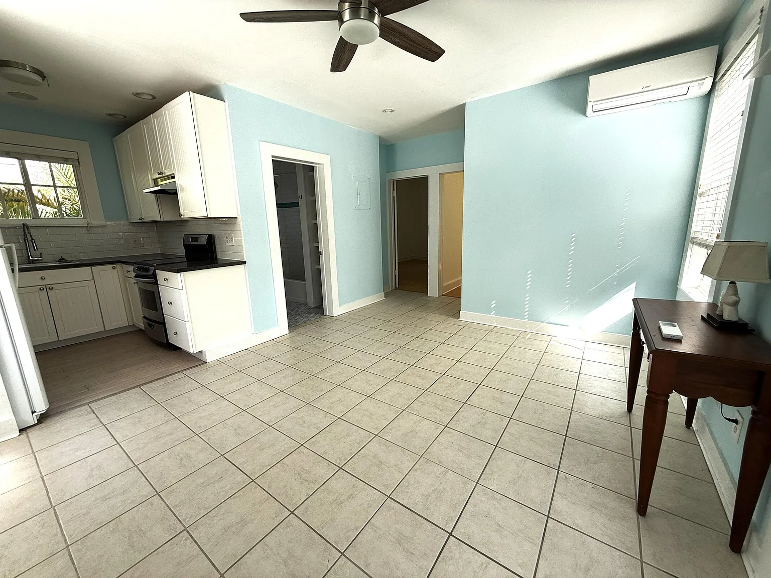 2 bed, 1.0 bath, $3,200 — Photo 3