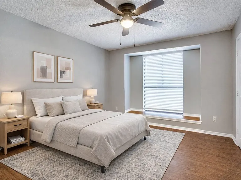 1005 N Austin St #3 — Photo 4