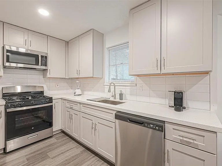 26415 Hunters Hollow Dr — Photo 5