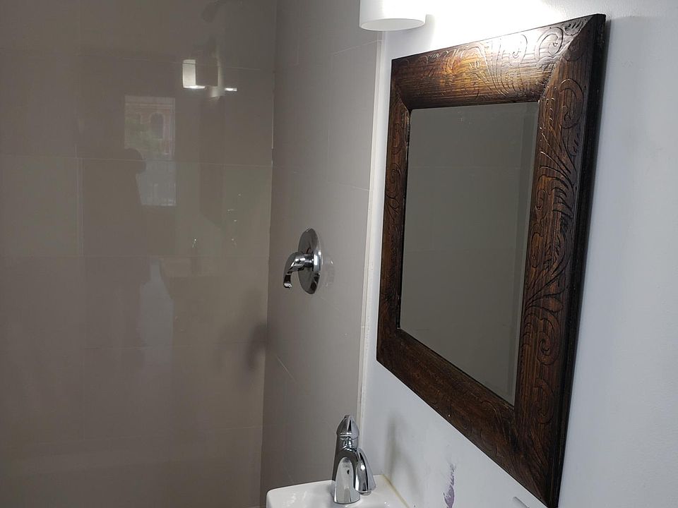 2nd image of 2205 SE 7th St APT 4
