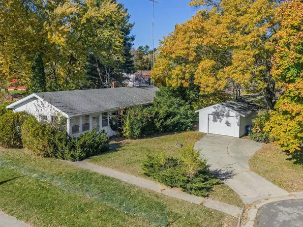 313 Bluff View Court, Portage, WI 53901