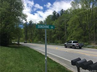 104 Sunshine Dr, Horse Shoe, NC 28742