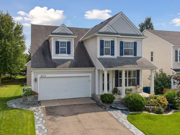 2217 Grimm Rd, Chaska, MN 55318