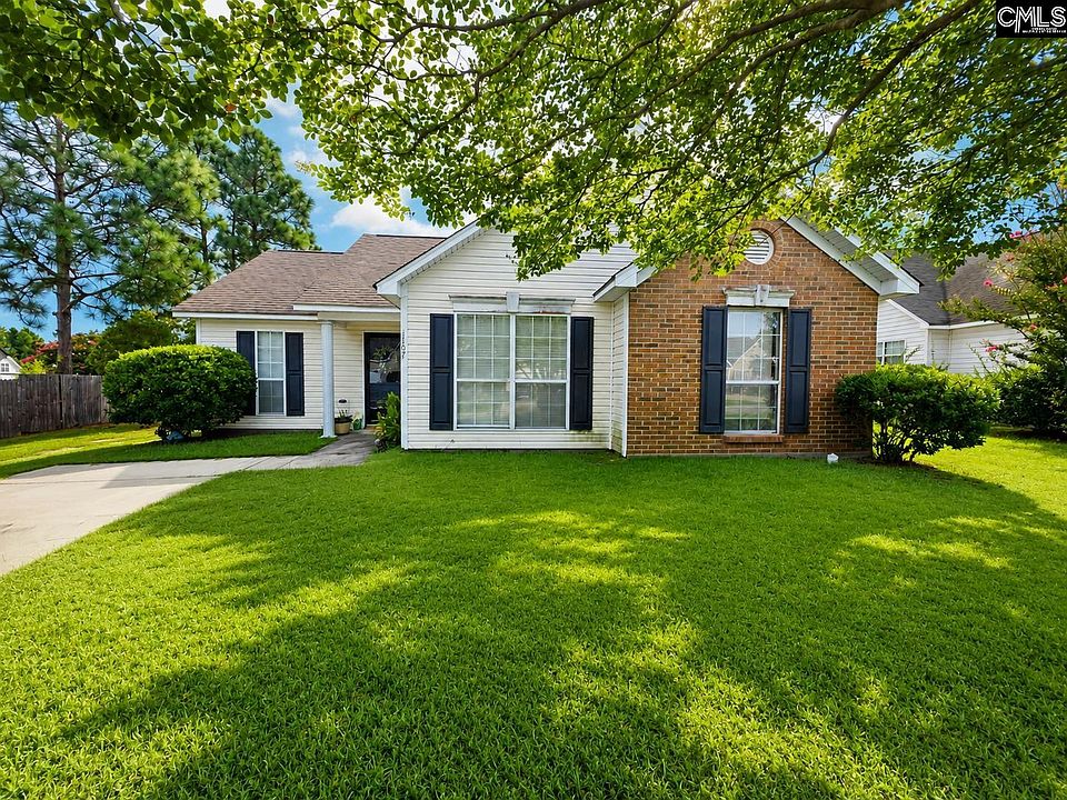 1st image of 1107 May Oak Cir