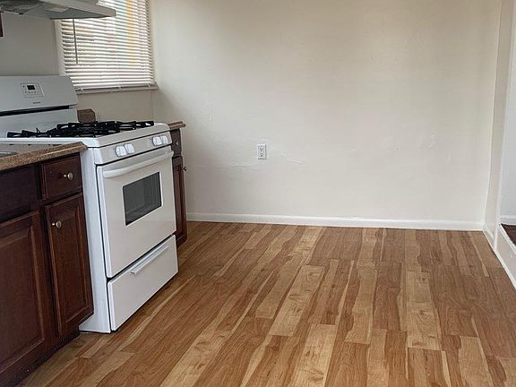 2nd image of 933 W 7th St APT A