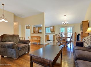 10 Vincent St, Toms River, NJ 08753