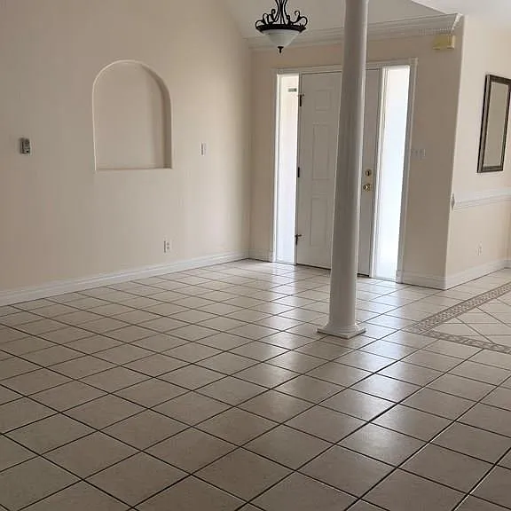 2034 Toluca Dr — Photo 5