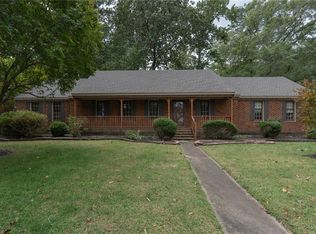 701 Pinecliffe Dr, Chesapeake, VA 23322