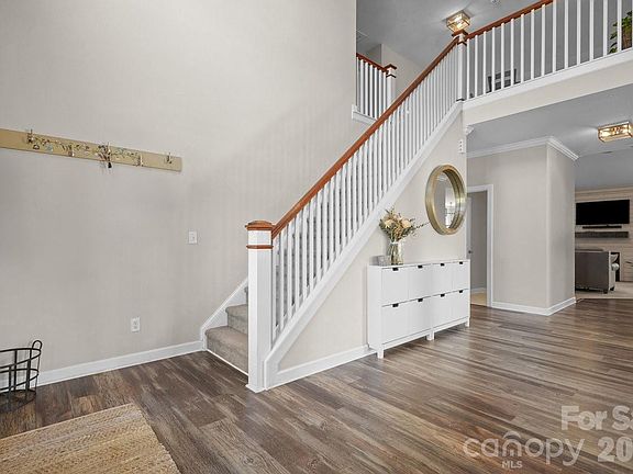 4th image of 120 Wellshire St