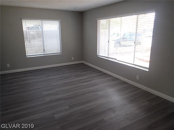5th image of 4852 Castle Rock Ct