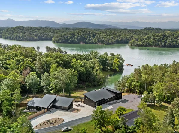 2466/2472 McQueen Way, Sevierville, TN 37876