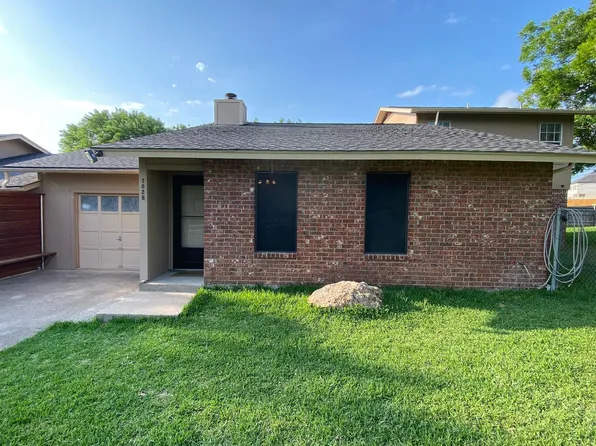 702 Blackwell Ave APT B, Manchaca, TX 78652