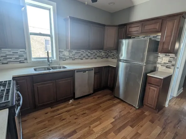 4706 W West End Ave #2E, Chicago, IL 60644