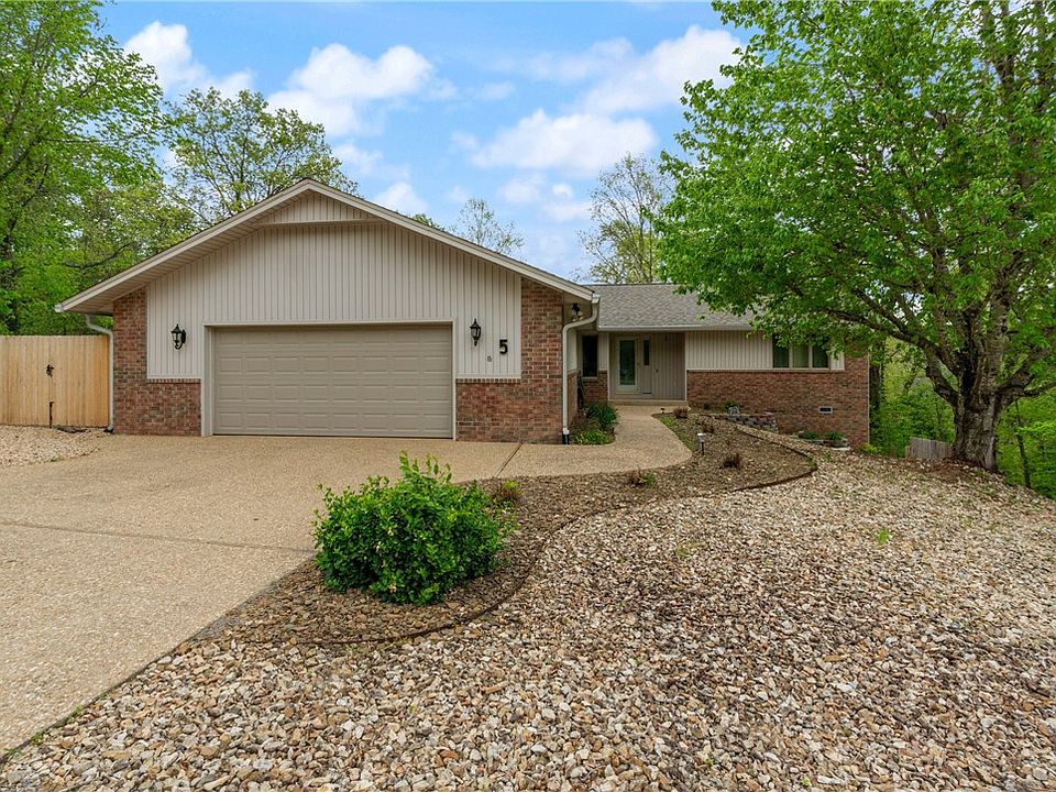 1st image of 5 Eldridge Ln