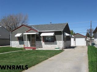 1990 O St, Gering, NE 69341