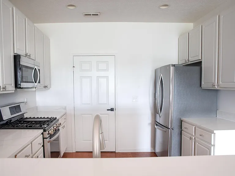 Door to spacious laundry/mudroom