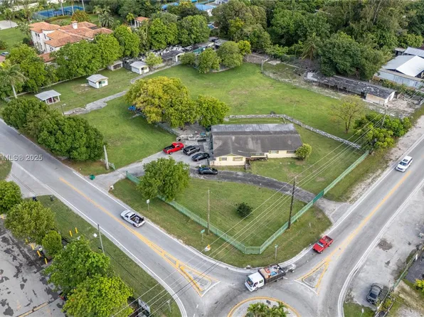 12201 SW 47th St, Miami, FL 33175