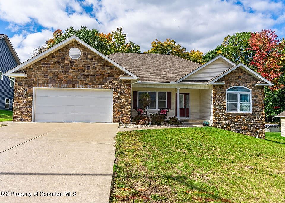 1st image of 411 Callahan Dr