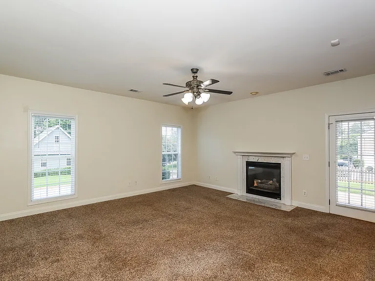 122 The Blvd — Photo 4
