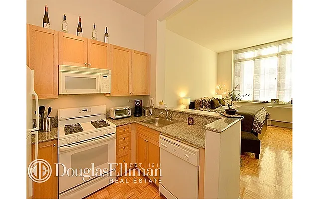 Rented by Douglas Elliman | media 10