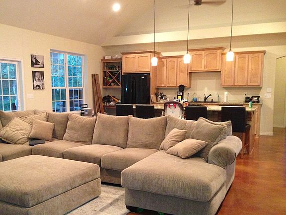 3rd image of 4705 Forest Hills Dr