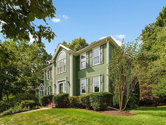 2nd image of 8 Dennison Ct