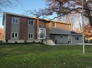 2533 Niagara Rd, Niagara Falls, NY 14304
